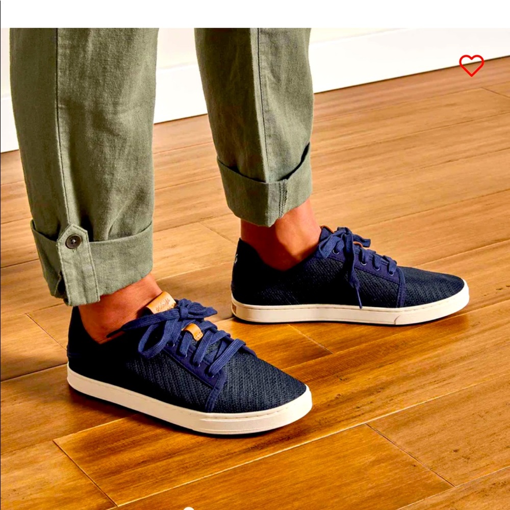 Olukai piheau Li Sneakers, size 7 in BLACK